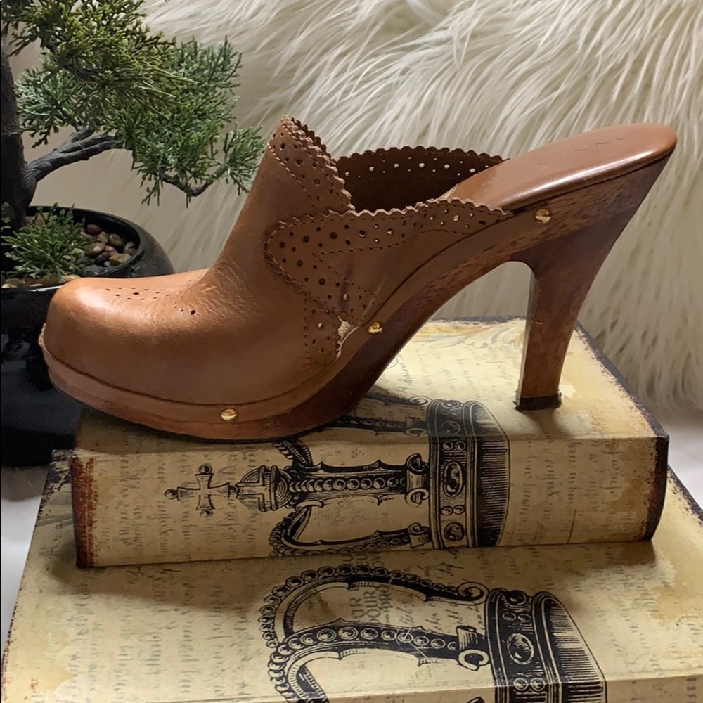 “Anne Klein”